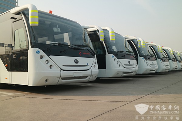 宇通再向東航交付 19輛機場擺渡車，強強合作又進一步！